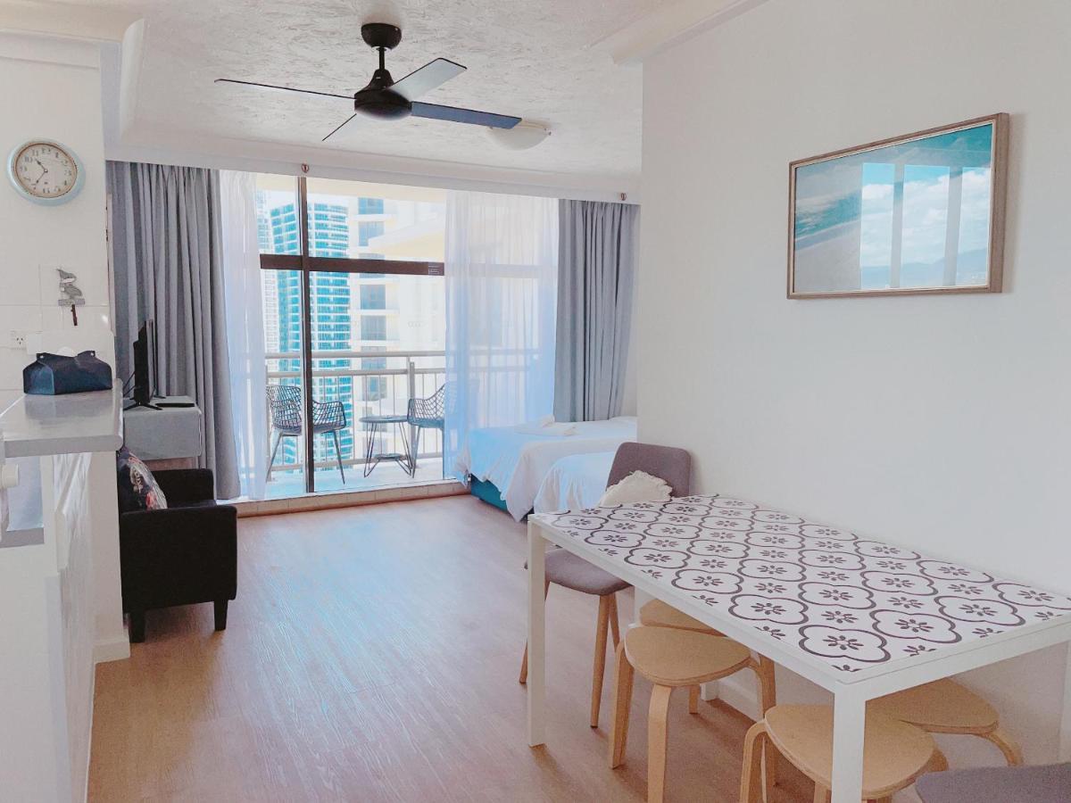 1 Bedroom And 1 Living Room Family Suite โกลด์โคสต์ ภายนอก รูปภาพ